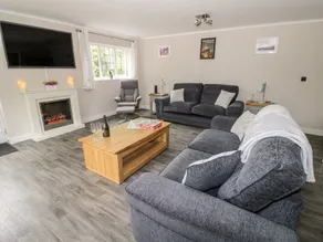 Byefield Lodge - Interior