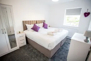 Halford House 3 Bed Town Centre Home from Home with Parking for 2 cars Prime Location Tamworth - Room