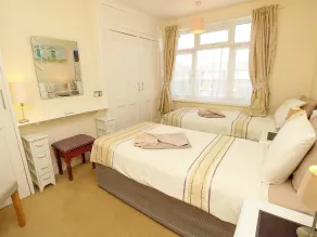 32 Cranleigh Close - Chambre