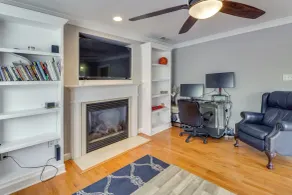 Centrally Located Hampton Roads Home w/ Game Room! - Interiør