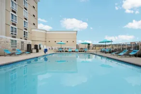 Holiday Inn - Beaumont East-Medical Ctr Area by IHG - Piscina
