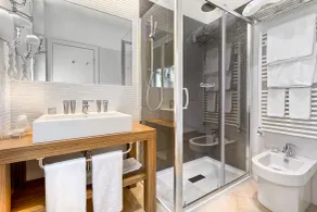 Hotel Monte Rosa - Bathroom