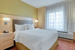 TownePlace Suites by Marriott York - Room