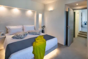 Halcyon Days Suites - Room