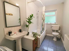 Kits Cottage - Bathroom