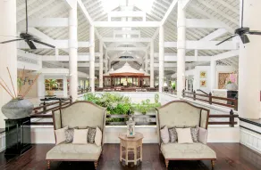 Thavorn Palm Beach Resort Phuket - Coin salon dans le hall