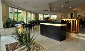 Cresta Lodge Gaborone - Restaurant