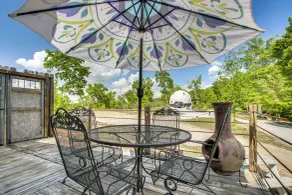 Couple's Retreat w/ Creek Access in Rogersville - Interior