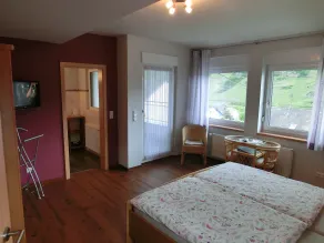 Ferienwohnung Burgunder - Ferienweingut Rainer Hirschen - Zimmer