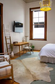 Fire Station One Boutique Hotel  - Chambre