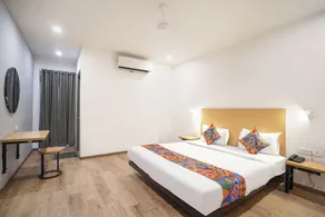 Fabhotel Royale 49 - Chambre