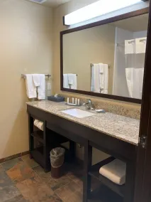 La Quinta Inn by Wyndham Binghamton - Johnson City - Salle de bain