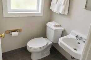 Budget Lodge by OYO Portland West - Badrum