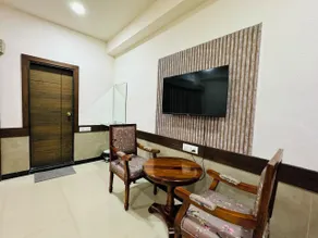 Col's Hotel Uphaar - Room