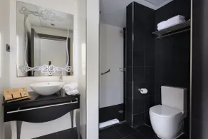 Hotel Ciutadella Barcelona - Bathroom