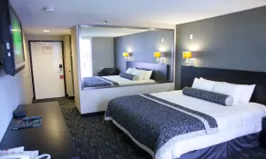 Ramada Plaza by Wyndham West Hollywood Hotel & Suites - Chambre