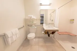 Candlewood Suites-West Springfield by IHG - Salle de bain