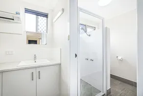 Acacia Motor Inn - Bathroom