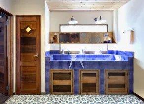 The Pax Hostel - Bathroom