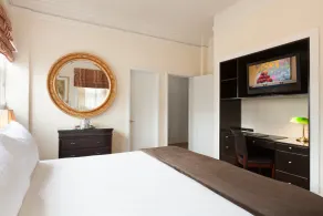 Executive Hotel Vintage Court - Room