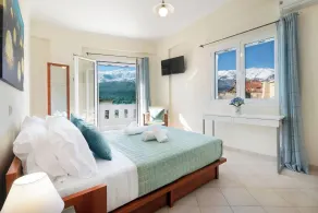 Glikanisos House Nipos - ideal for hikers and families 2bd, 6pl, 10min to beach - Rom