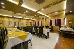 Hotel Karan Vilas - Restaurant
