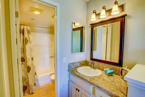 Sunshine Suites at Hillcrest - Bad