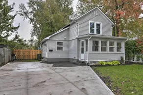 Pet-friendly Home - 1/2 Mi to Downtown Willoughby! - Intérieur