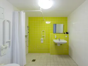 B&B Hotel Oberhausen am Centro - Bathroom