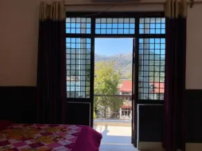 Goroomgo Kanara Bhimtal - View from room