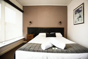 Prince of Wales Hotel Motel - Room