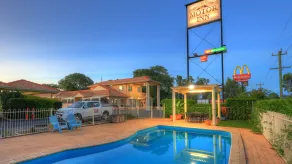 Country Roads Motor Inn - Piscina