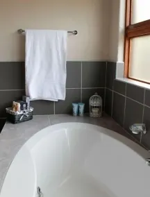Foreva Wild - Bathroom