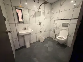 Hotel Kingdom Suites Near Elements Mall, Manyata Tech - Bathroom