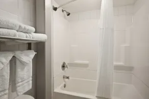 Days Inn by Wyndham Philadelphia Convention Center - Salle de bain
