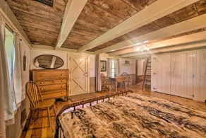 Remote 1901 Studio Cabin w/ Loft - Pets Allowed! - Interiør