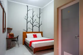 RedDoorz near Jogja Expo Center 2 - Værelse