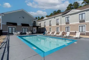 Quality Inn Phenix City Columbus - Piscine