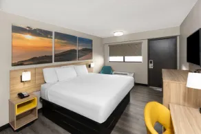 Days Inn by Wyndham Kansas City Northeast - Room
