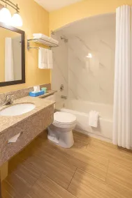 Travelodge by Wyndham Muskegon - Salle de bain