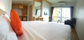 Sleeping Tree Hotel - Room
