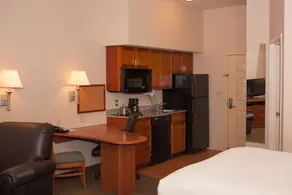 Candlewood Suites Logan by IHG - Room
