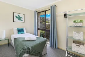 NAROO7- PRIME, CENTRE OF MOOLOOLABA LOCATION - Room