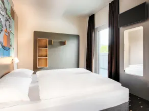 B&B Hotel Stuttgart-Neckarhafen - Room