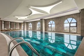 Ramada by Wyndham Karapinar - Piscina