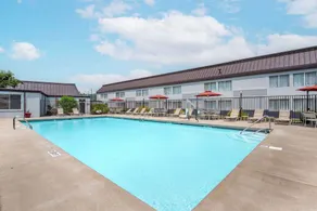 Best Western Plus Bridgeport Inn - Piscine