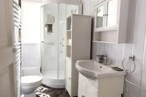 2 Bedroom Cossy Detached Property - Badezimmer
