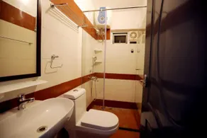 Cherry Blossom Homestay - Bathroom