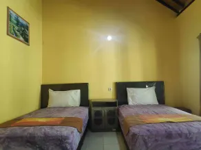 RedDoorz at Saren Anyar Homestay Lukluk - Værelse