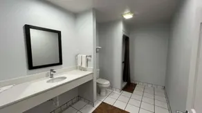 Studio 6 Suites Urbana, IL - Badezimmer